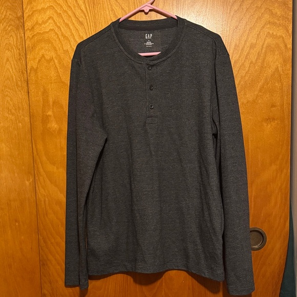 GAP Men's Dark Gray Long Sleeve Henley - Picture 1 of 4